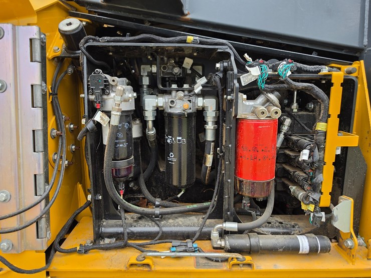 2015-deere-700k-image-25
