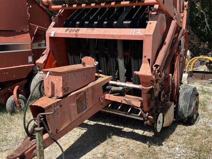 hesston-5500-image-1