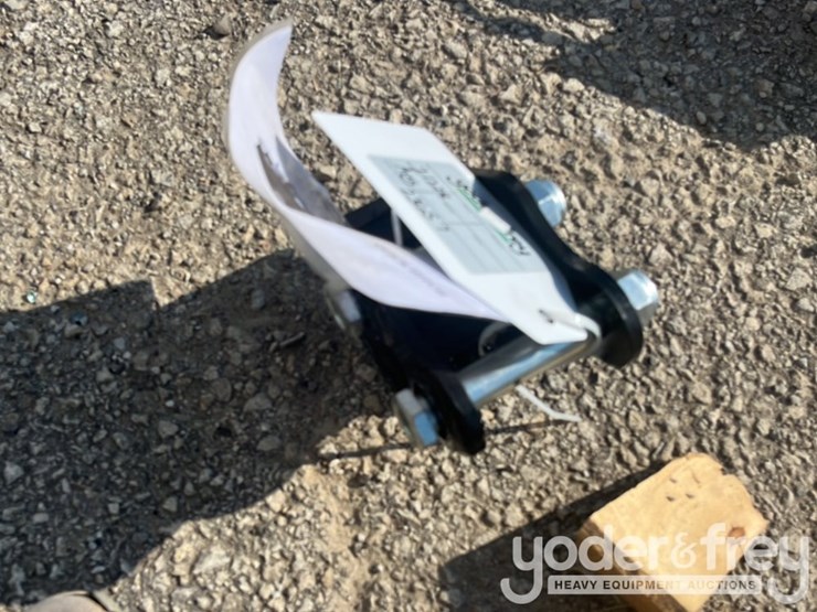 unused-tpm-quick-hitch,-1"-pin-hole-to-suit-0.8-1.4-ton-mini-excavators-image-2