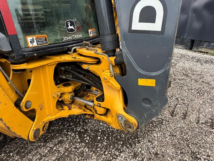 2018-deere-310l-image-15