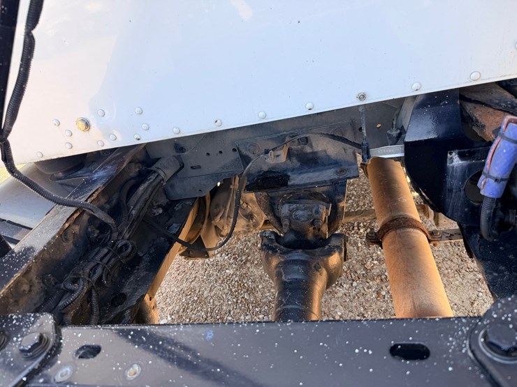2010-kenworth-t800-image-45