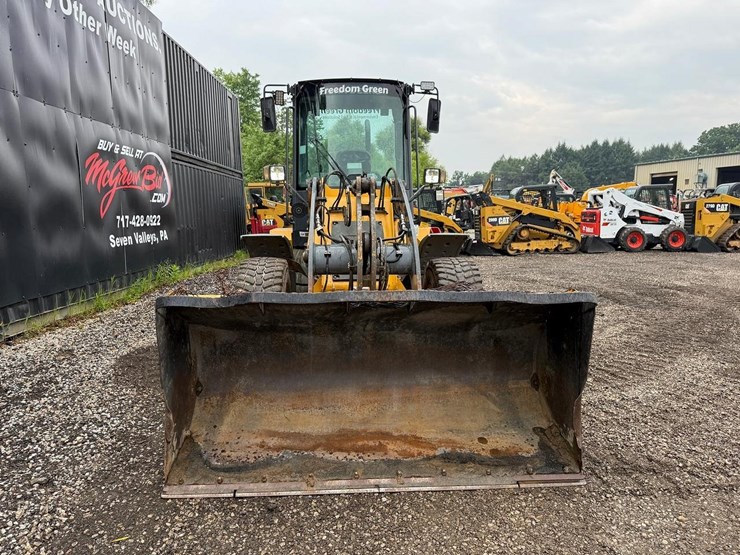 deere-324k-image-7