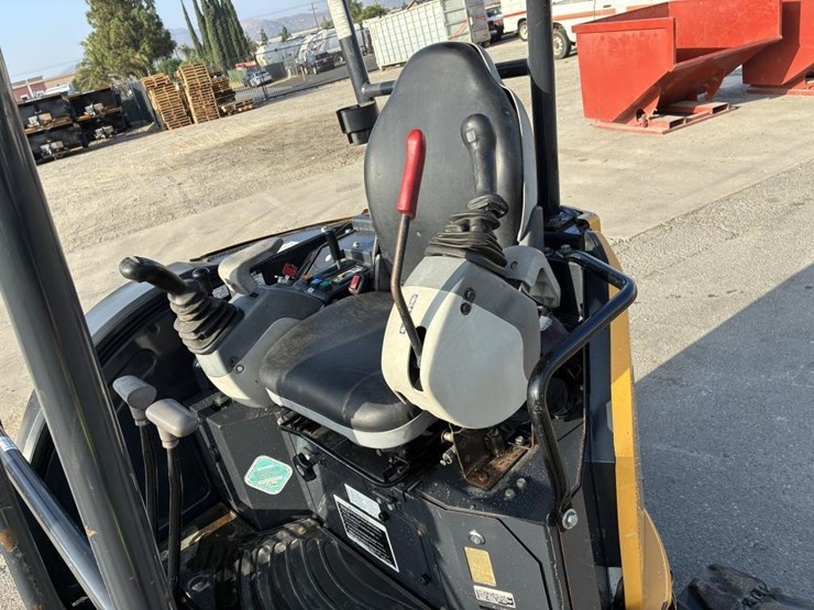 2017-deere-26g-image-21