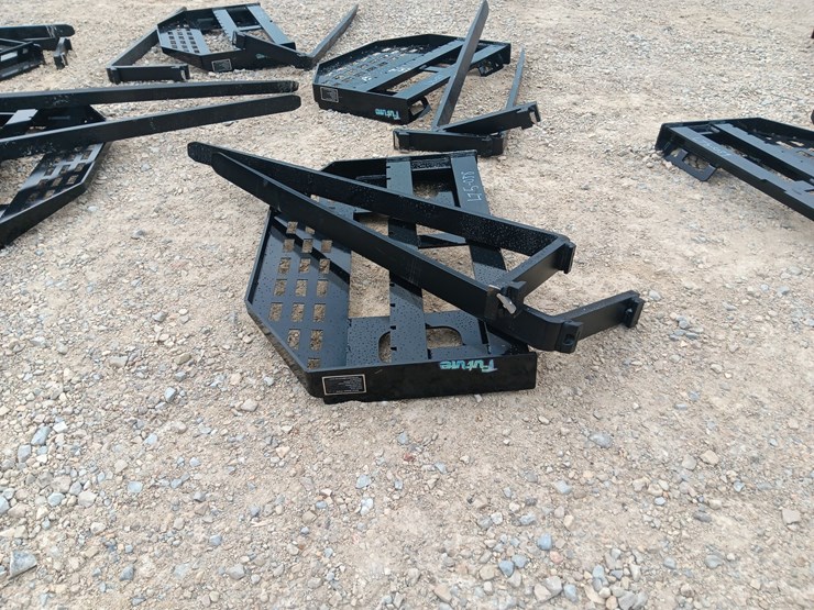 #l75-038-•-future-pallet-fork-skid-steer-attachment-image-4