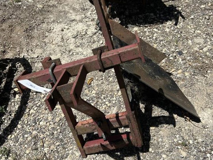 #179-•-3-pt.-single-bottom-plow-image-3