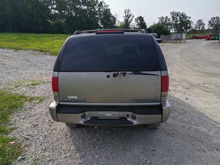 2003-chevrolet-blazer-image-7
