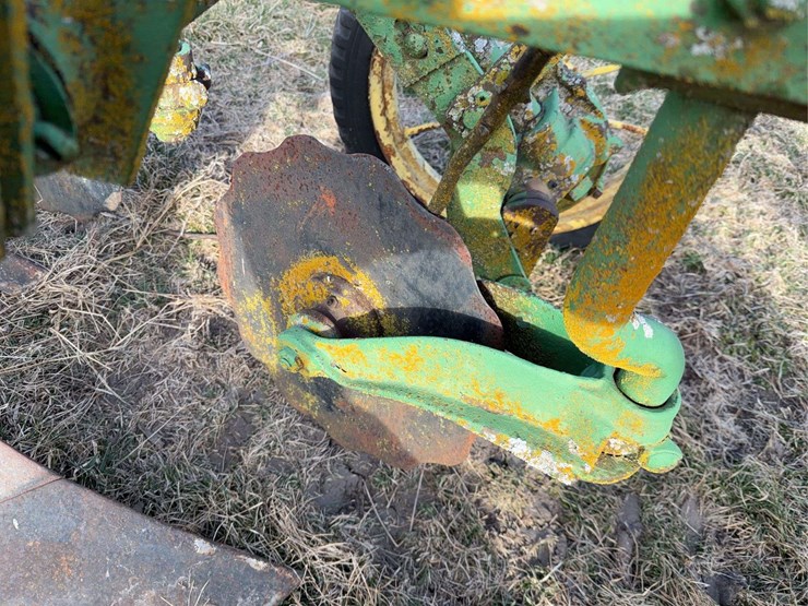 john-deere-pull-type-three-bottom-plow-image-20
