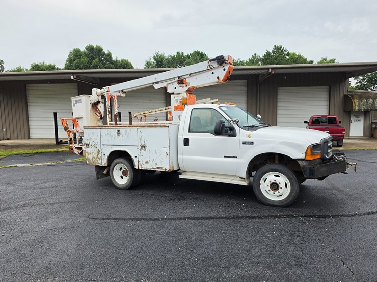 2000-ford-f550-image-18