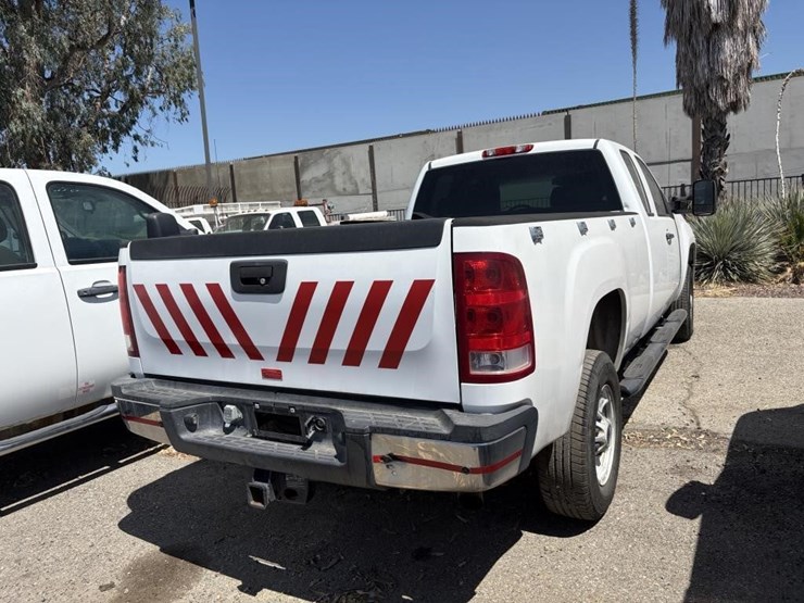 2012-gmc-sierra-2500-image-3
