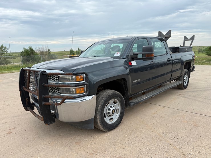 2019-chevrolet-silverado-2500hd-image-2
