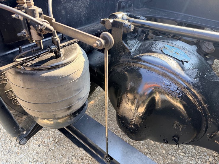 2021-peterbilt-579-image-81