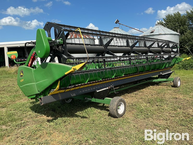 2020-john-deere-625f-image-3