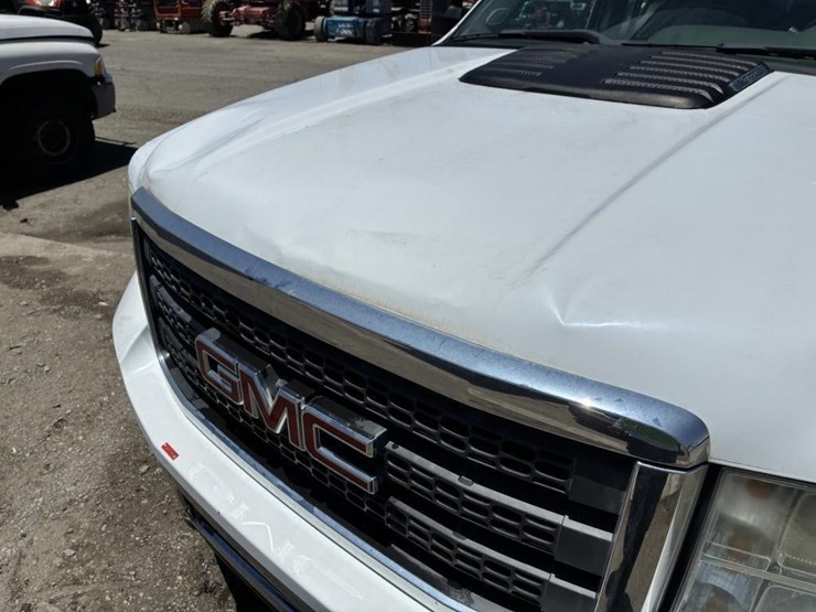 2012-gmc-sierra-2500-image-5