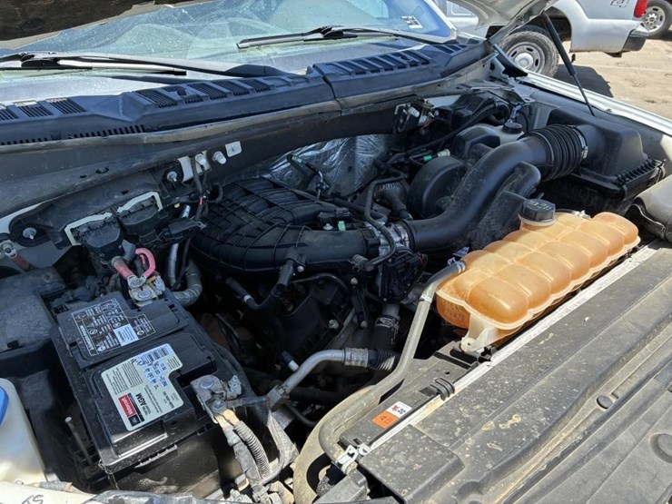 2016-ford-f150-xl-image-8