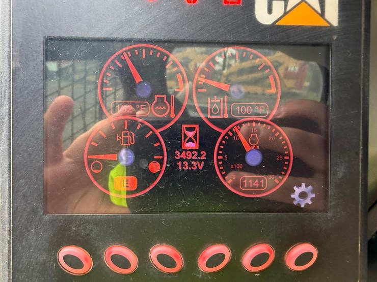 2015-caterpillar-279d-image-22