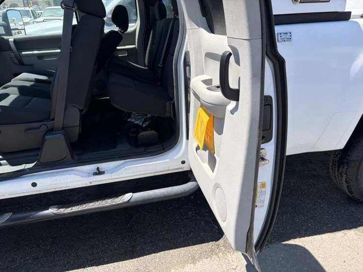 2012-gmc-sierra-2500-image-12