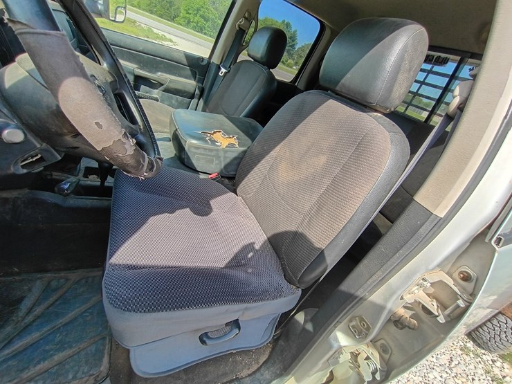 2003-dodge-ram-3500-image-29