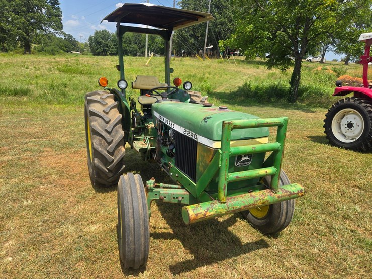 john-deere-2240-image-12