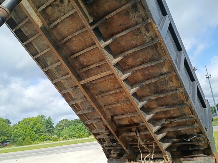 #24861-•-1988-freightliner-flc-dump-truck-image-95
