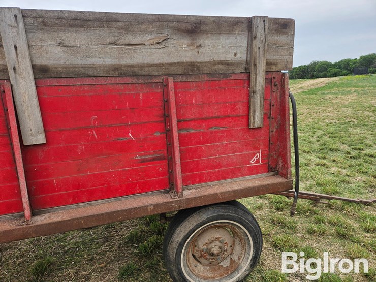 bus-brown-/-case-harvest-wagon-w/hoist-image-16