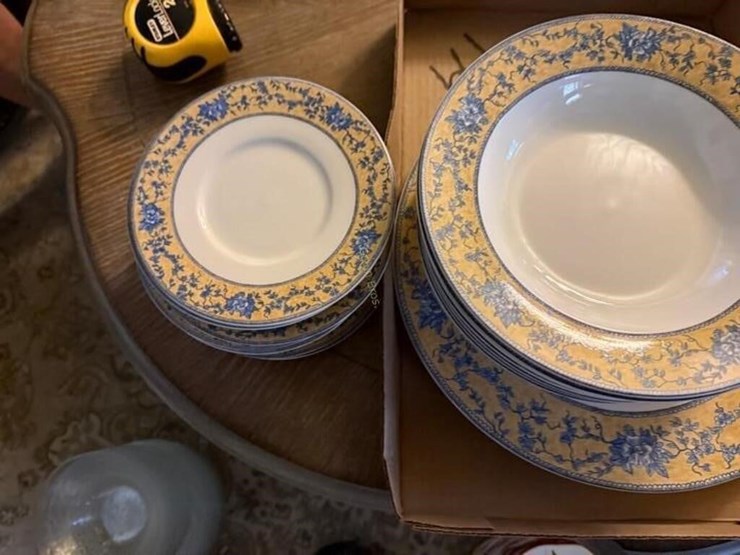 english-toile-porcelain-dishes-image-4