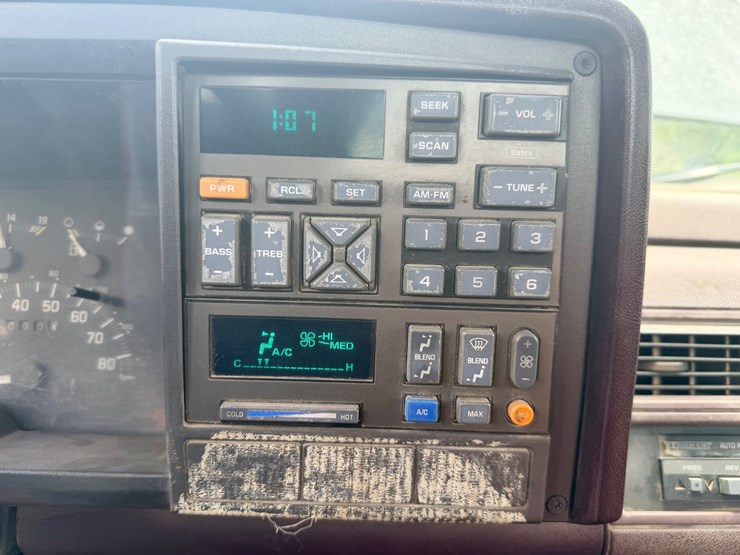 1993-chevrolet-k2500-image-46