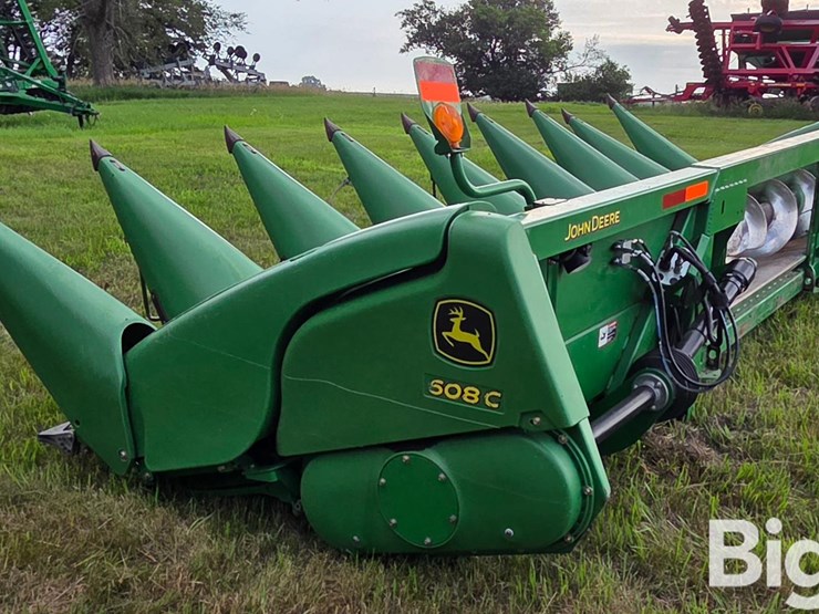 2010-john-deere-608c-image-7