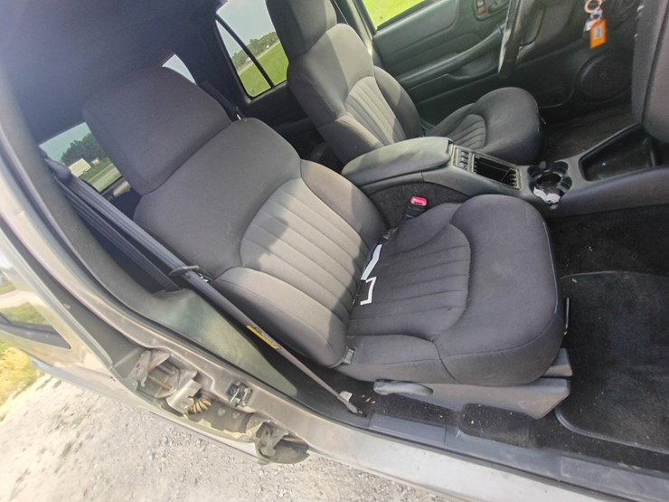 2003-chevrolet-blazer-image-37