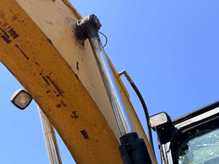 2010-caterpillar-328d-image-115