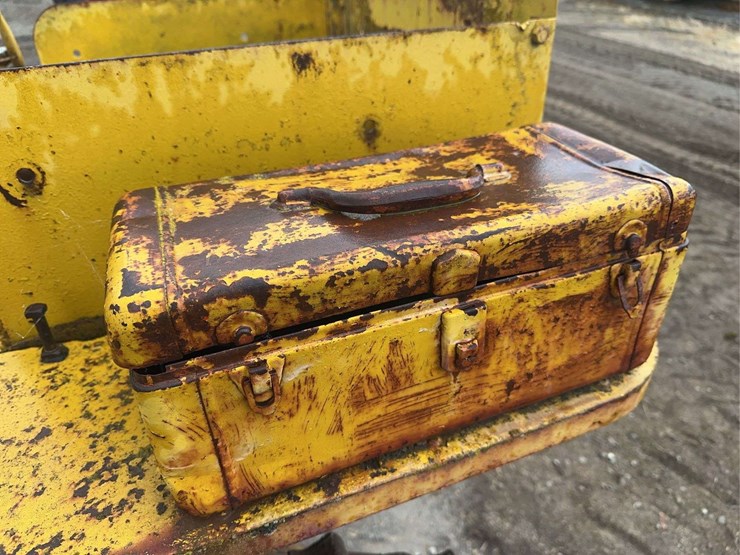 caterpillar-fifteen-image-16