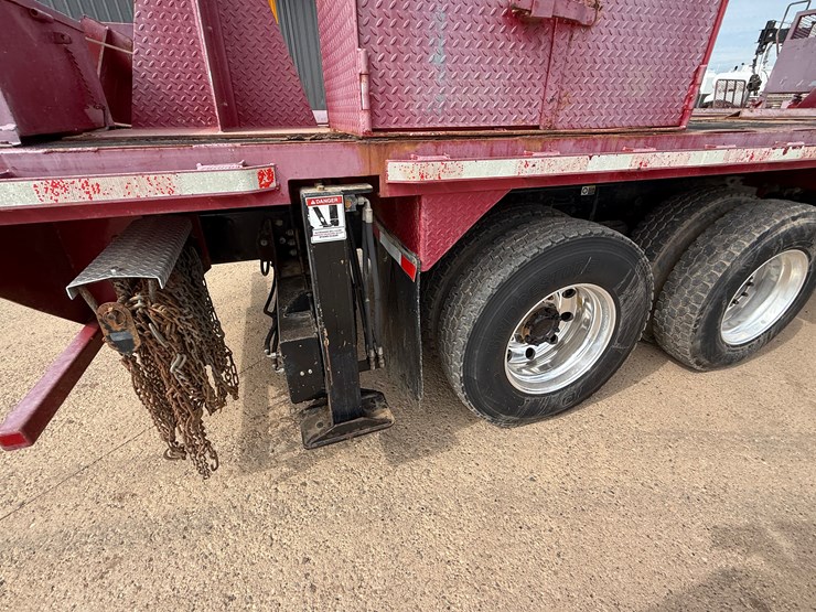 2015-peterbilt-365-image-16