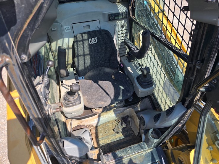 caterpillar-262c-image-64