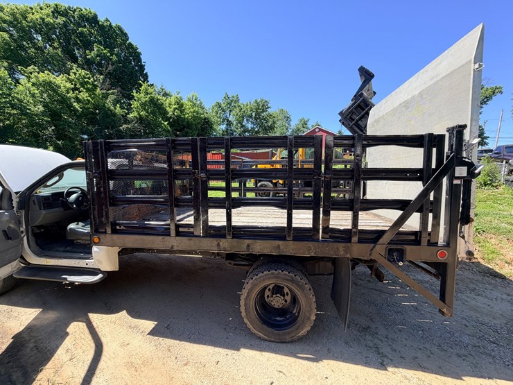 2003-ford-f550-image-78