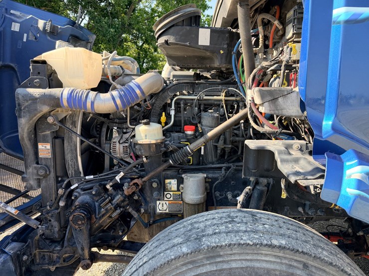 2021-peterbilt-579-image-87