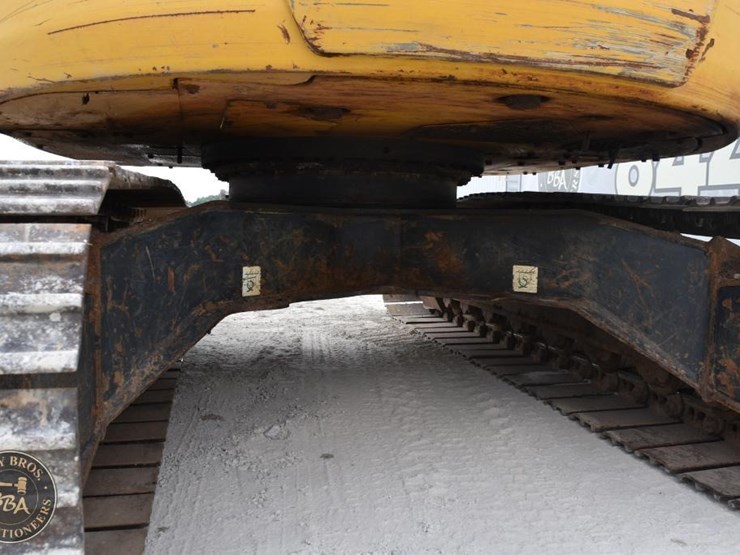 2014-komatsu-pc138us-lc-10-image-36