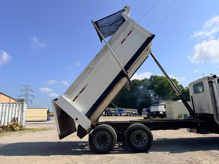 2016-western-star-4700-image-40