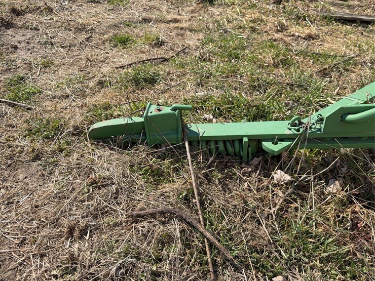 john-deere-pull-type-three-bottom-plow-image-12