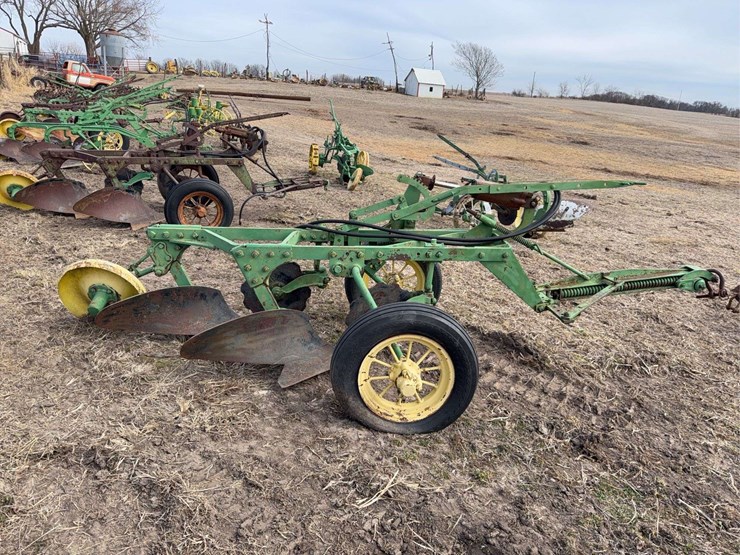 john-deere-no.-44-pull-type-two-bottom-plow-image-6