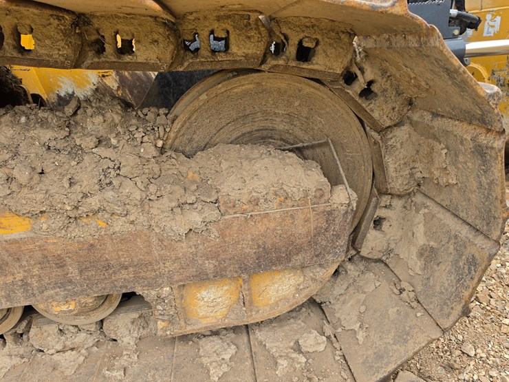 2015-deere-700k-image-63