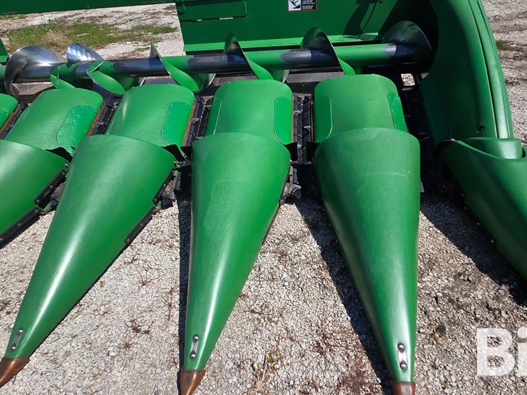2010-john-deere-608c-image-15