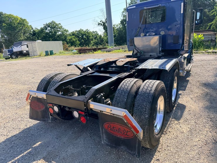 2021-peterbilt-579-image-38