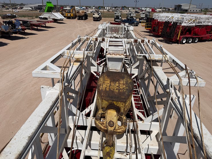 1980-taylor-4-axle-well-service-rig-image-22