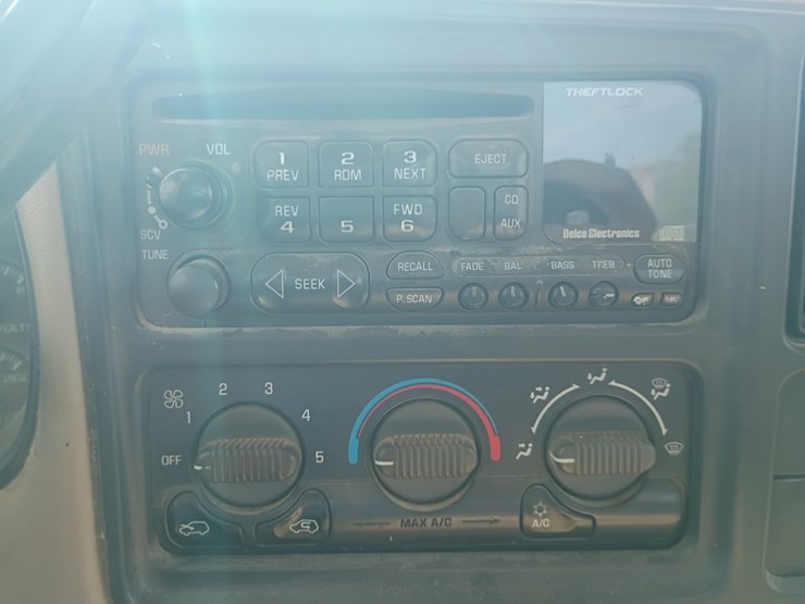2001-chevrolet-silverado-3500-image-31