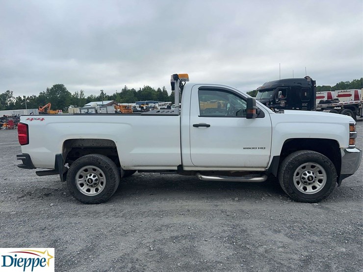 2016-chevrolet-silverado-2500-image-4