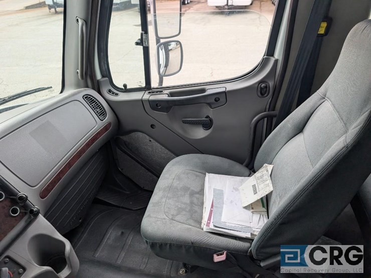 2012-freightliner-m2-stakebed-truck-image-27