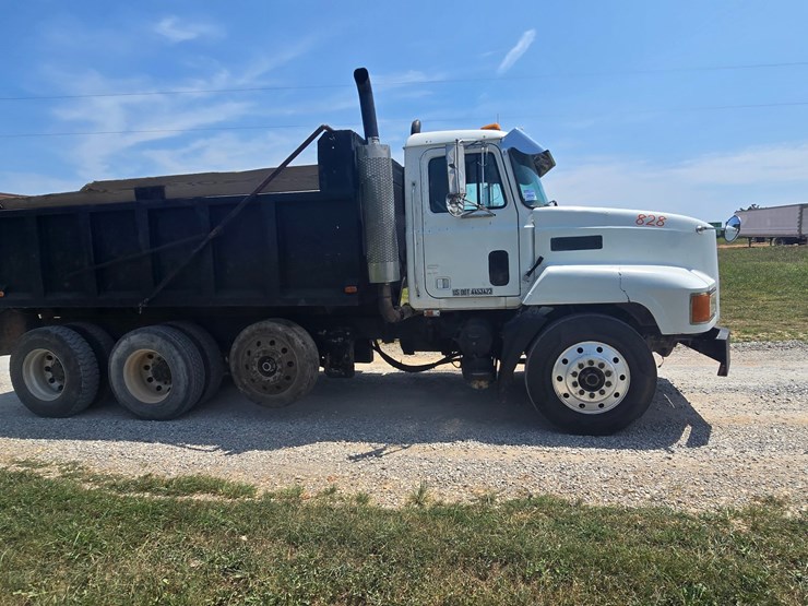 1994-mack-ch613-image-21