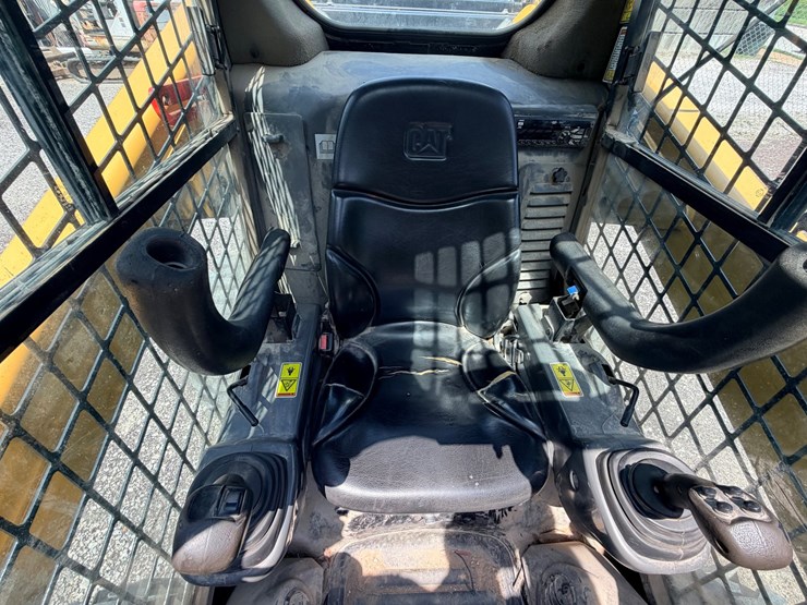 2014-caterpillar-272d-image-41