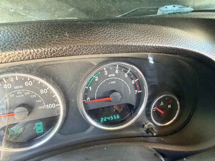 2011-jeep-wrangler-image-44