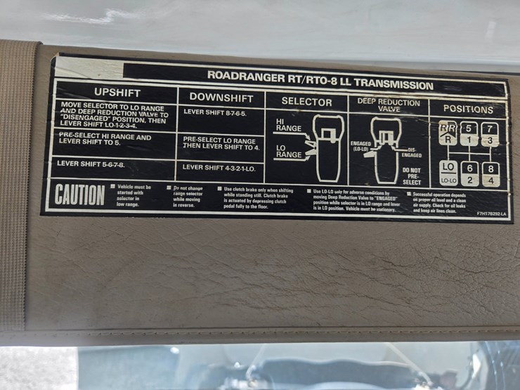 2005-sterling-l9500-image-60