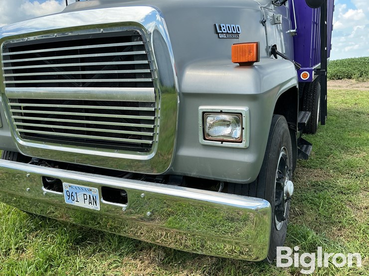 1989-ford-l800-image-13
